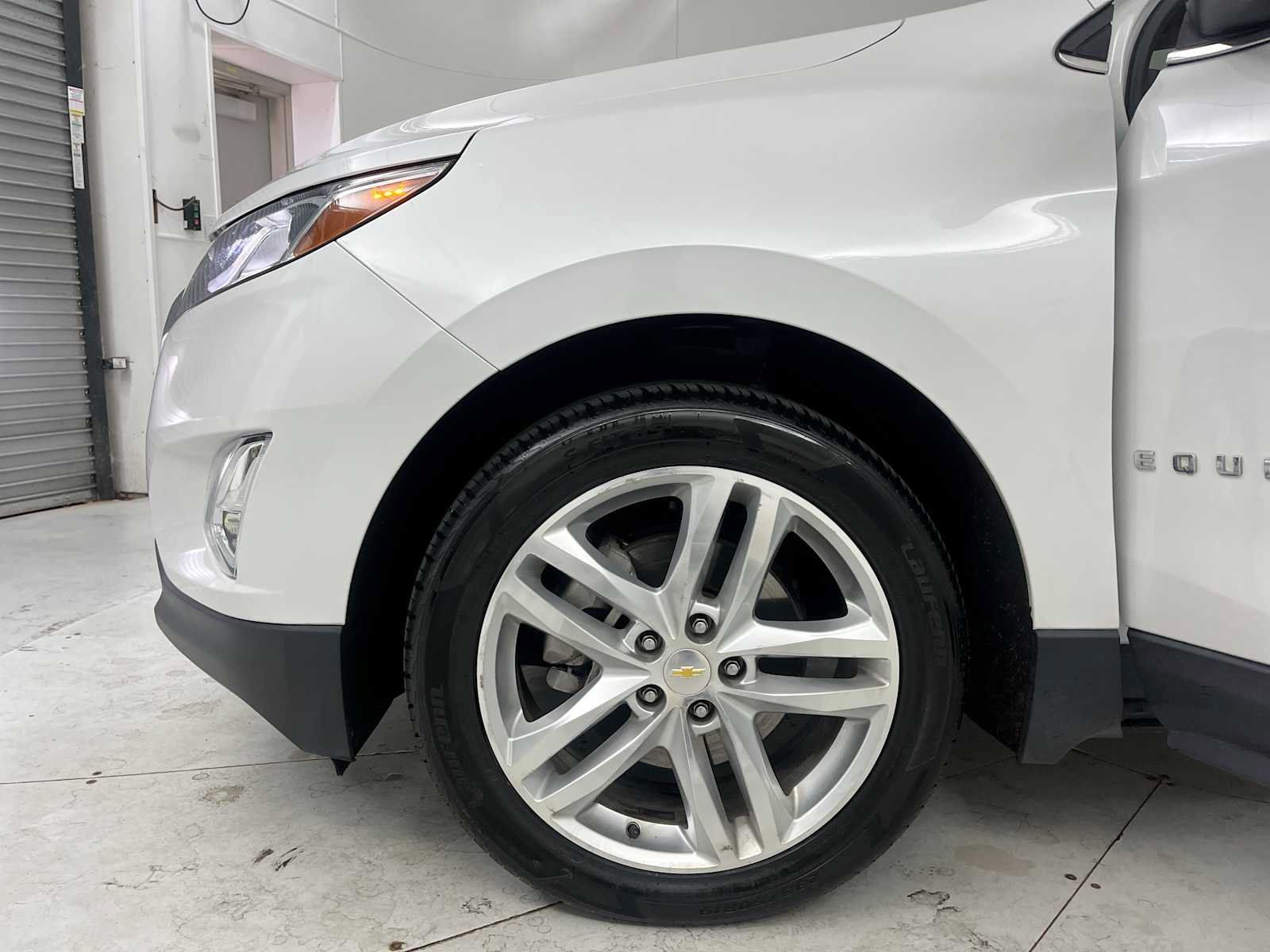 Used 2018 Chevrolet Equinox Premier FWD image 25