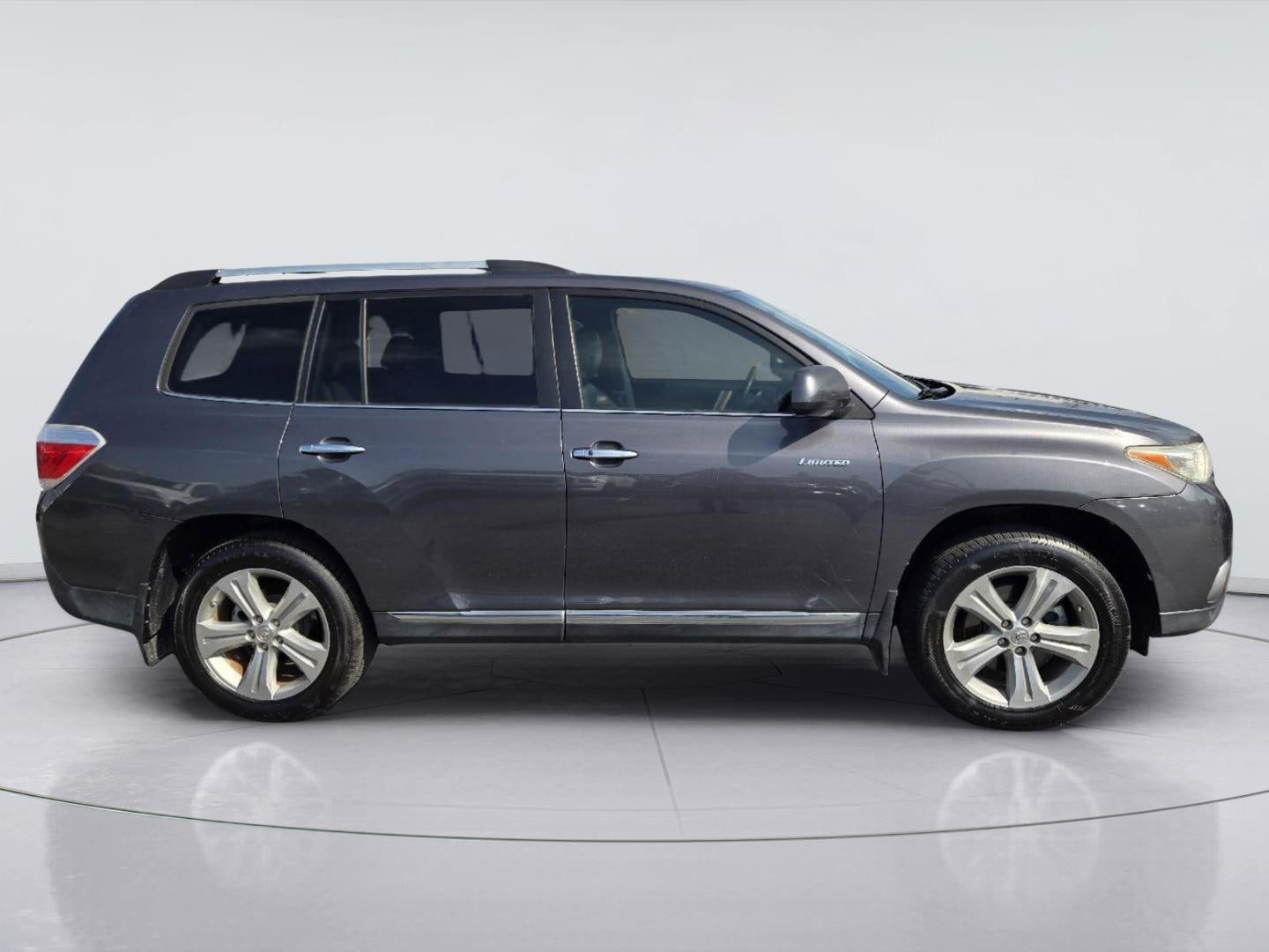 Used 2013 Toyota Highlander Limited FWD image 4