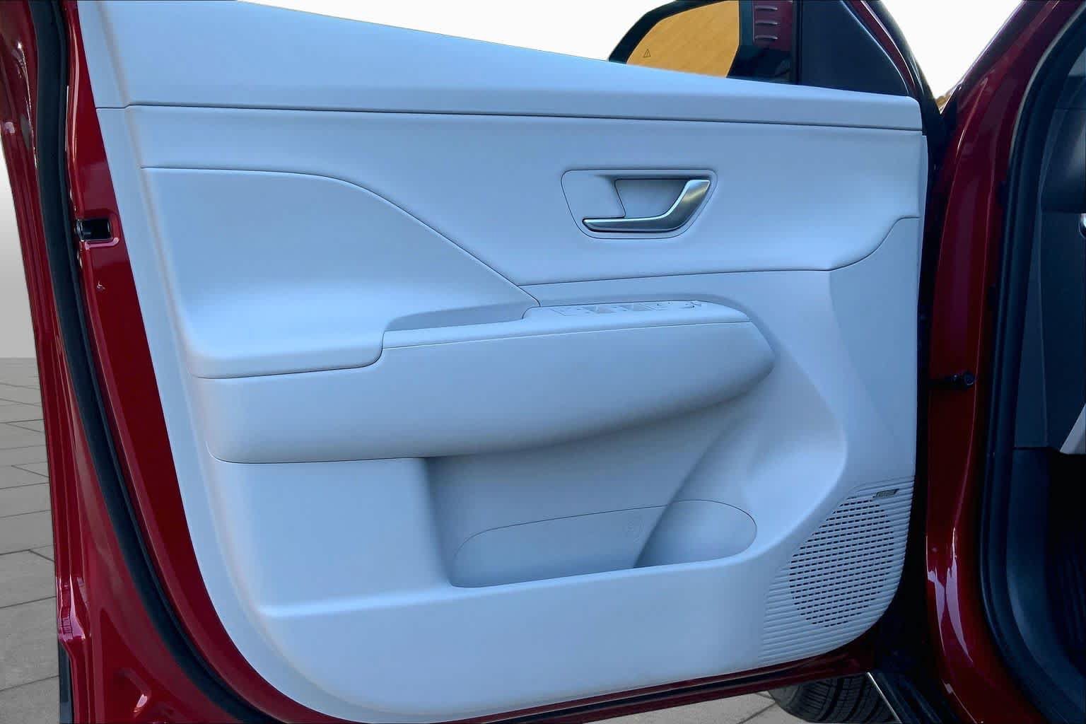 Used 2025 Hyundai Kona Limited FWD image 22
