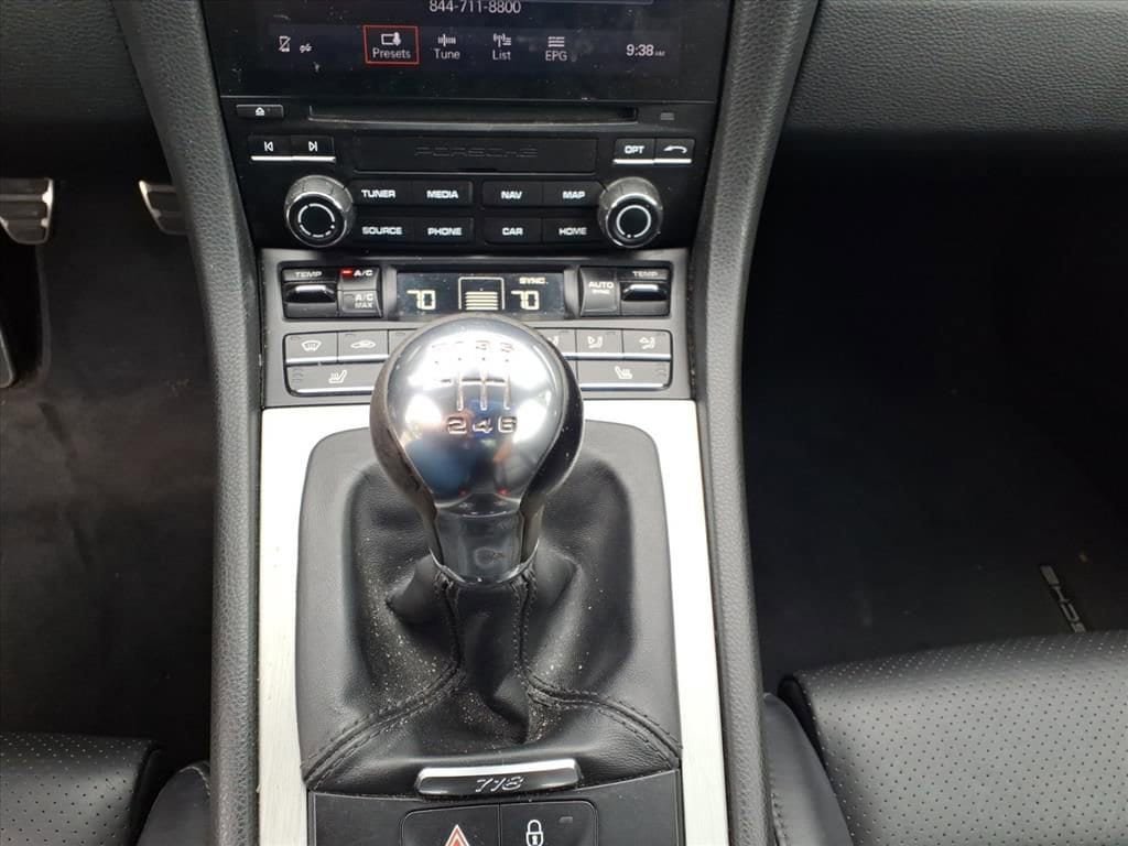 Used 2018 Porsche 718 Cayman RWD image 21