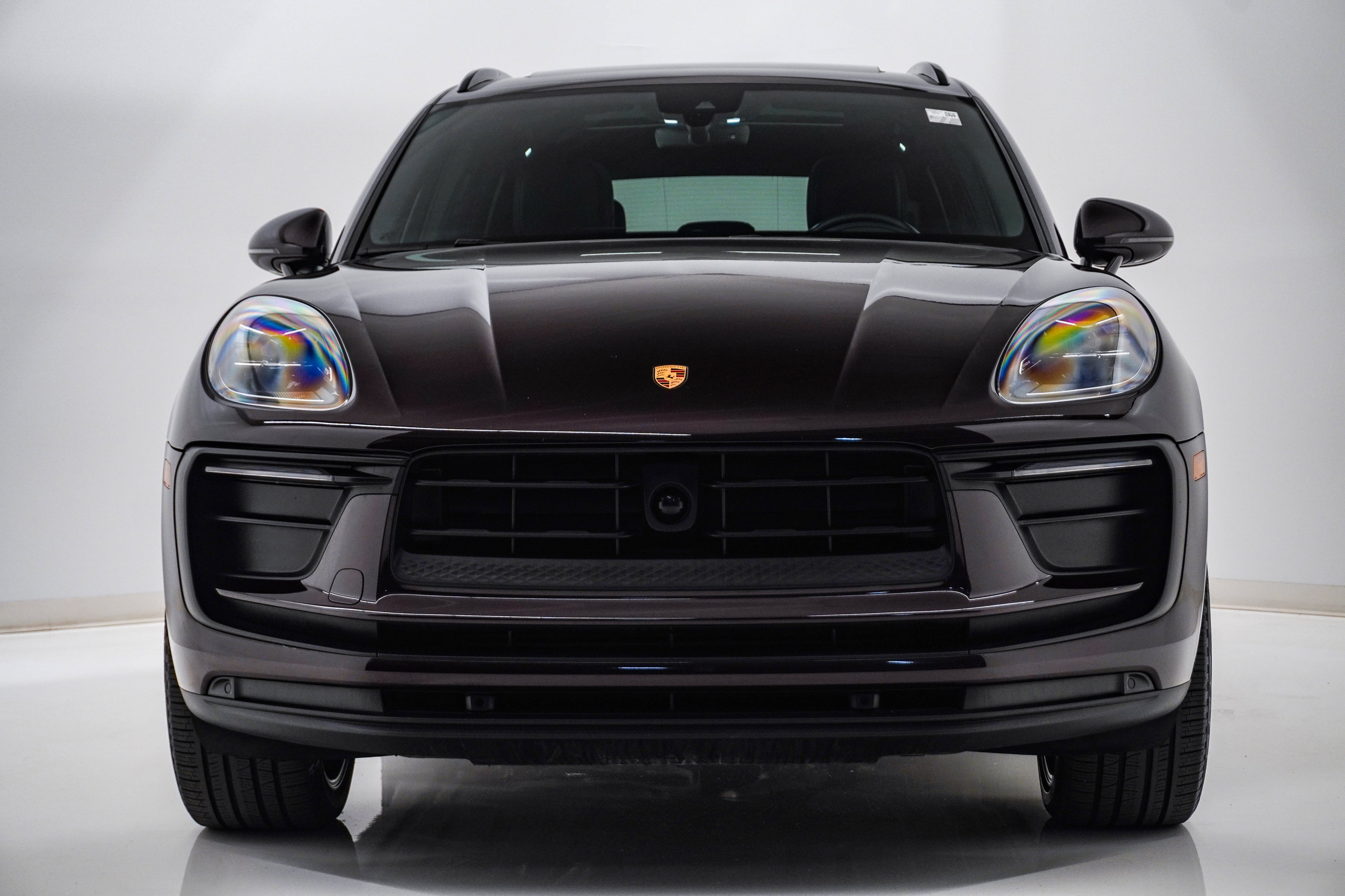 Certified 2023 Porsche Macan Turbo AWD/4WD image 6