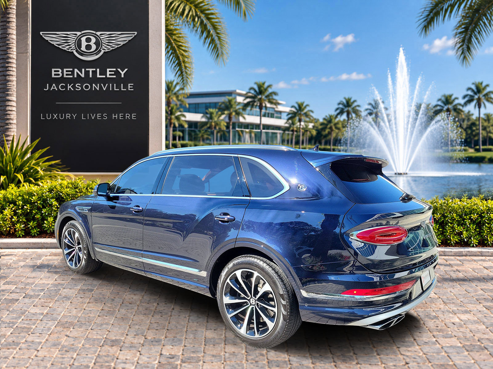Certified 2025 Bentley Bentayga Extended Wheelbase AWD/4WD image 2