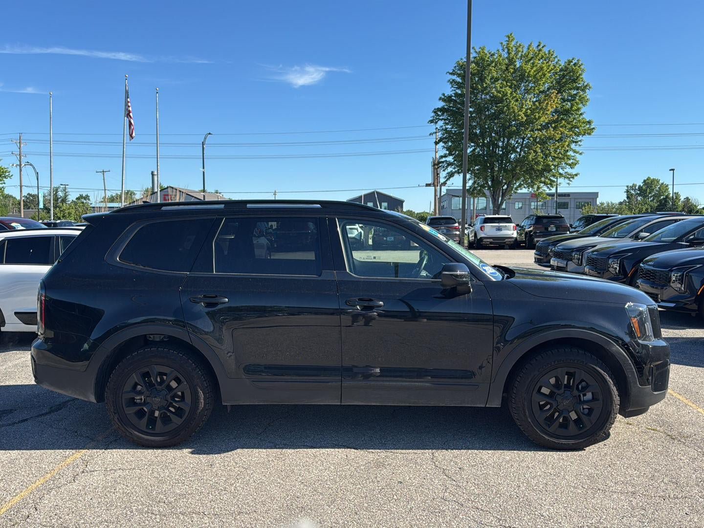 Used 2025 Kia Telluride AWD image 2