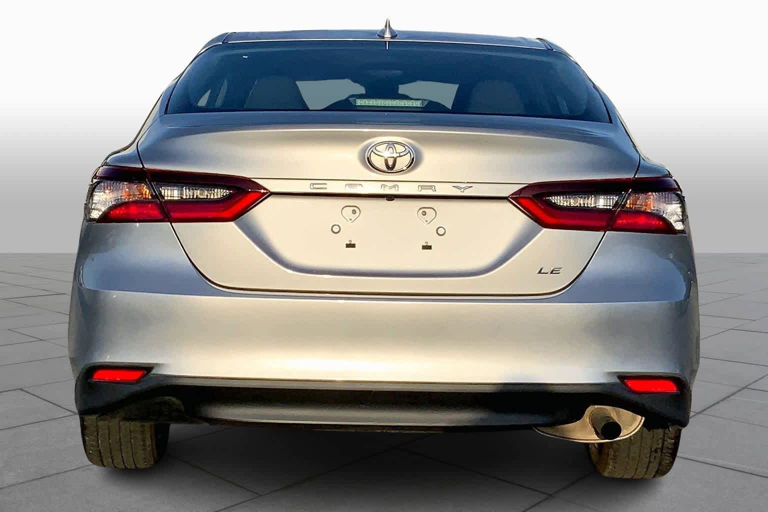Used 2024 Toyota Camry LE image 5