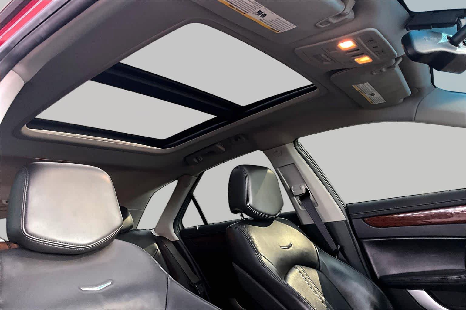 Used 2010 Cadillac CTS Premium RWD image 13