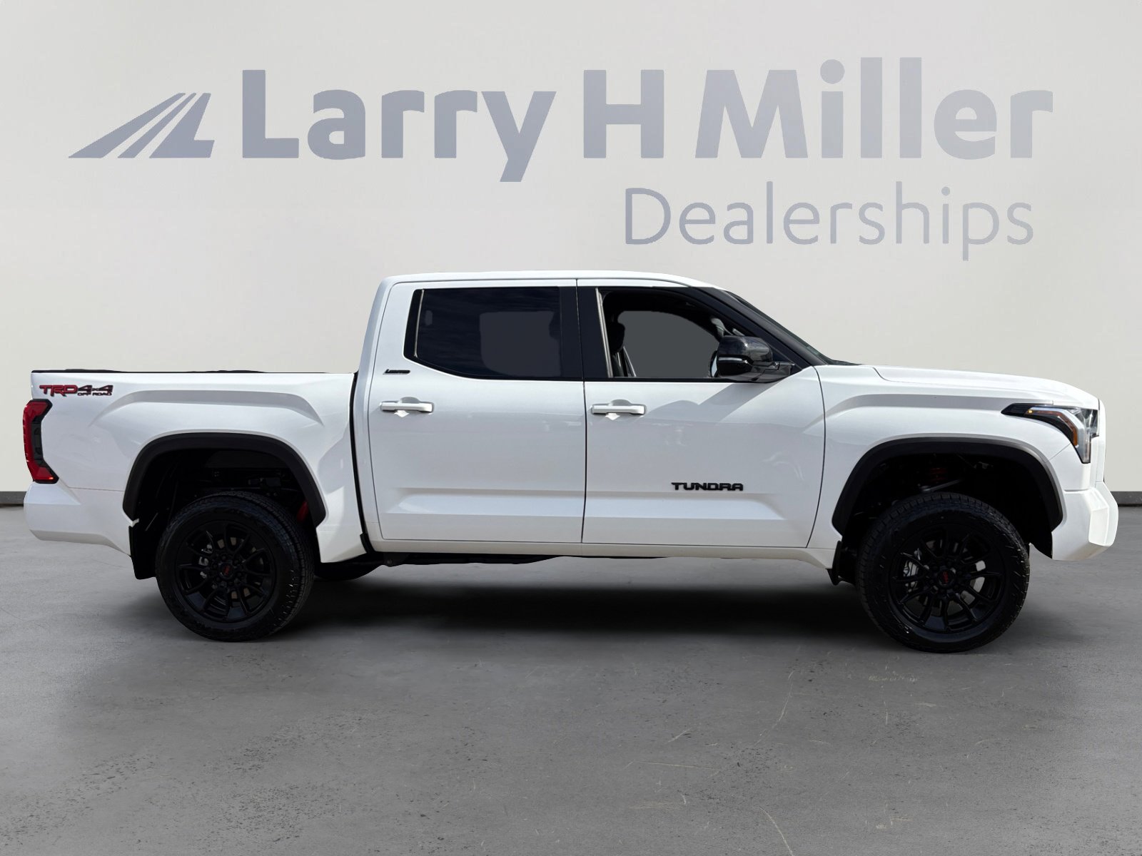 Used 2025 Toyota Tundra Limited w/ TRD Off-Road Package image 6