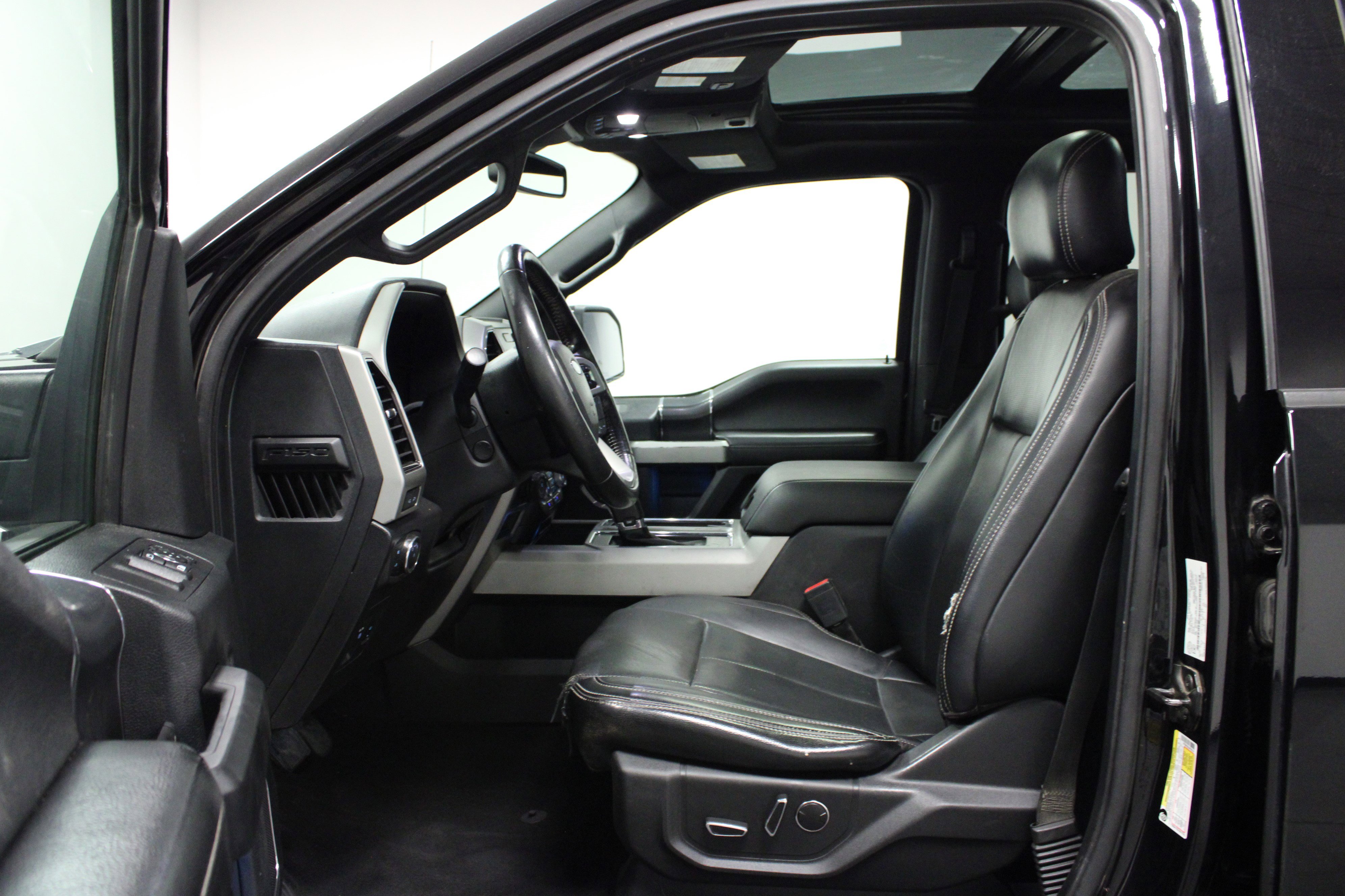 Used 2018 Ford F150 Lariat w/ Equipment Group 502A Luxury image 12