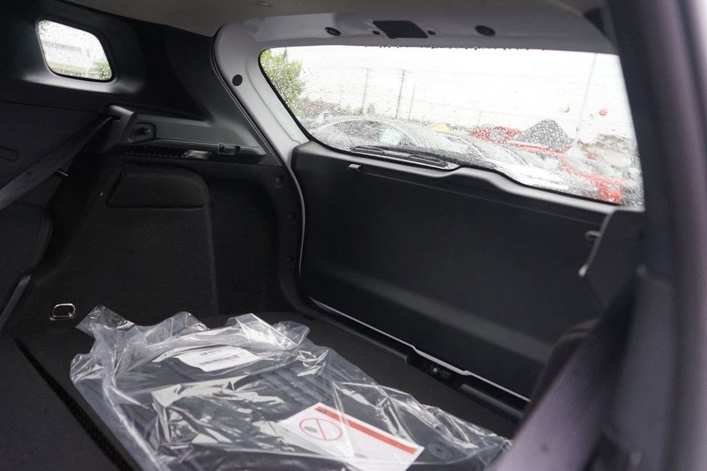 Used 2025 Nissan Kicks SV image 29