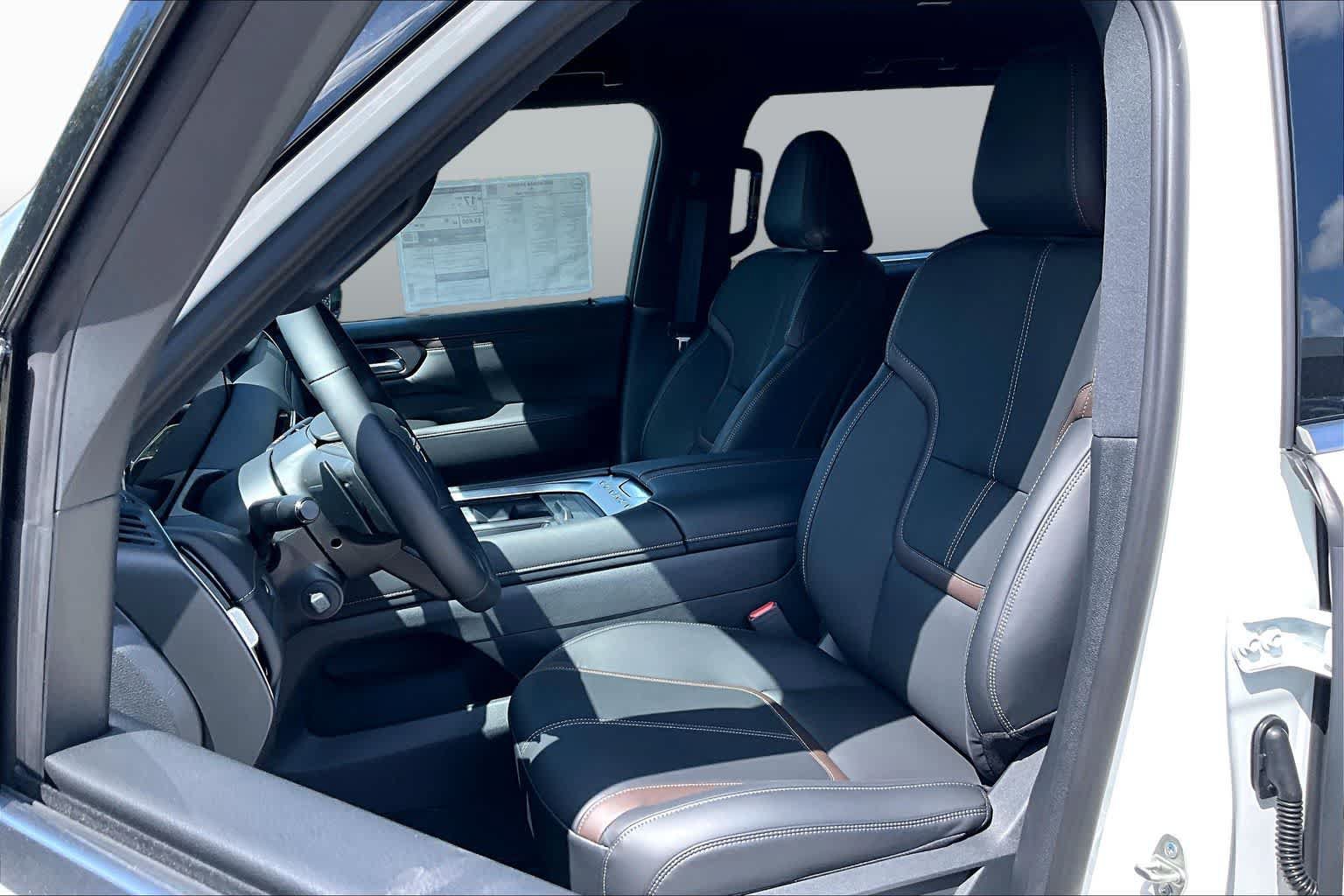 New 2026 Nissan Armada SL w/ Captain's Chari Seat Package AWD/4WD image 17