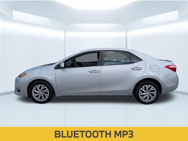 Used 2017 Toyota Corolla LE FWD image 2