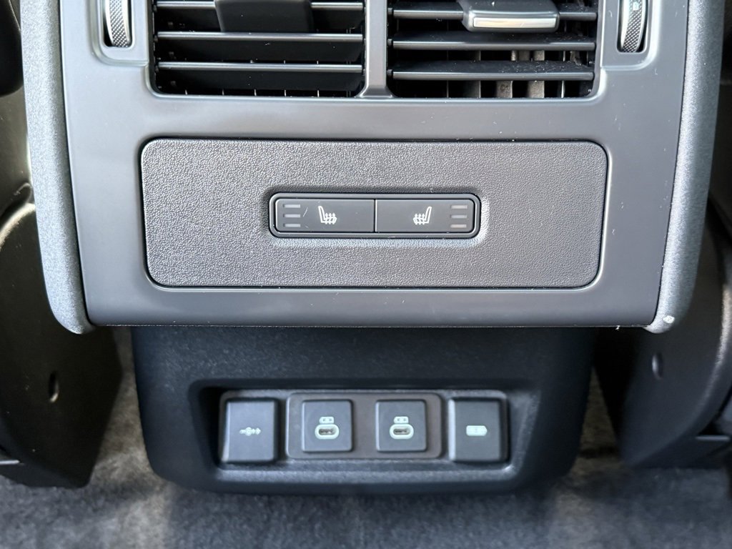 Used 2022 Land Rover Discovery HSE R-Dynamic image 16