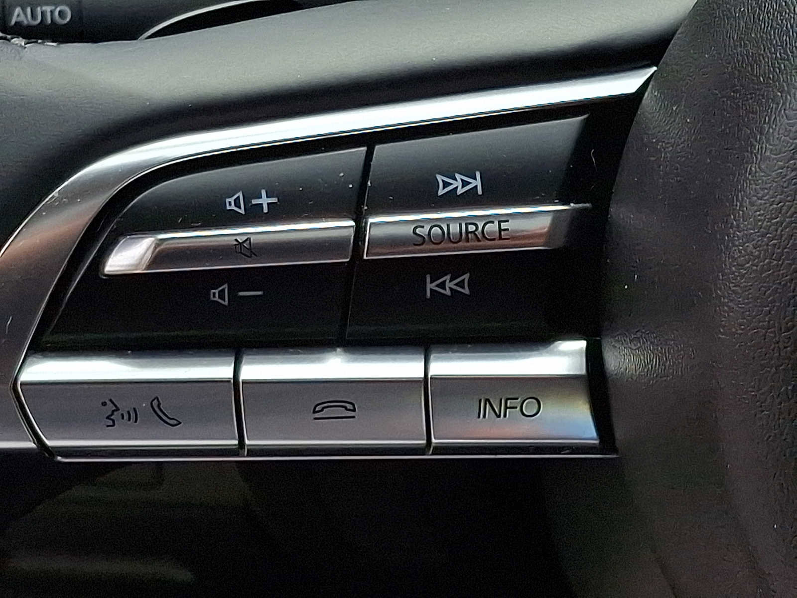 Used 2021 MAZDA CX-30 AWD 2.5 S w/ Premium Package image 23