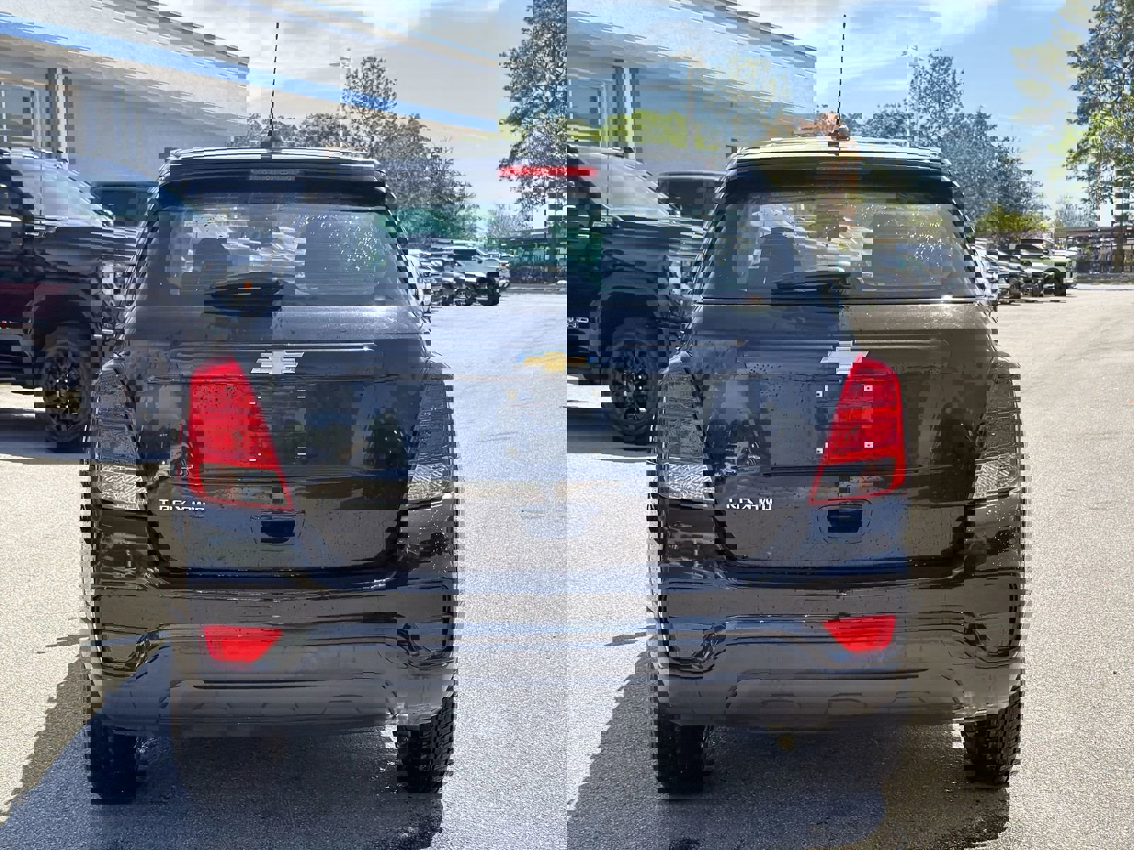 Used 2019 Chevrolet Trax LS AWD/4WD image 9