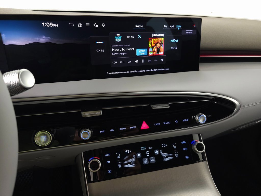 Used 2026 Genesis GV70 2.5T Advanced image 17