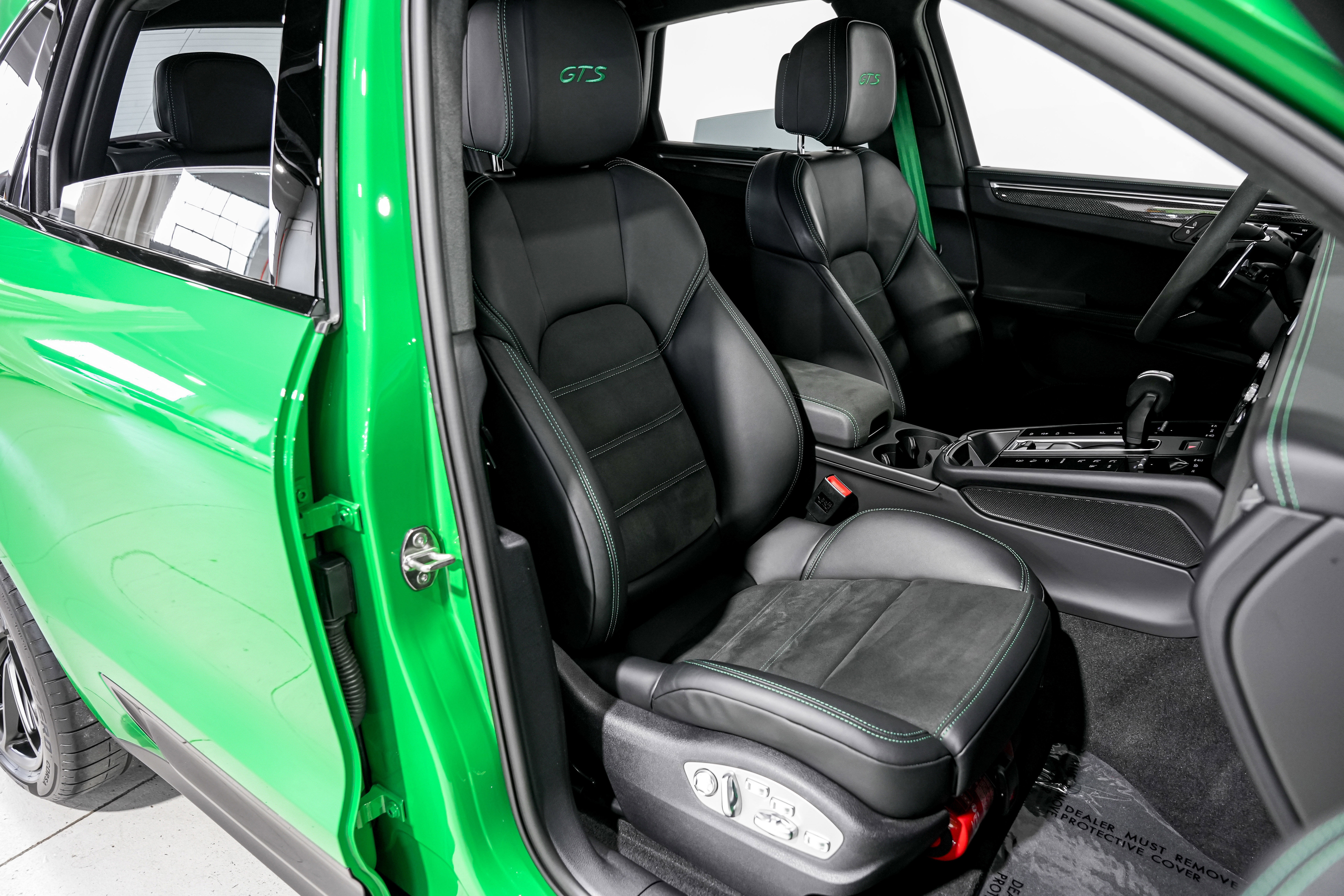 Used 2023 Porsche Macan GTS image 27