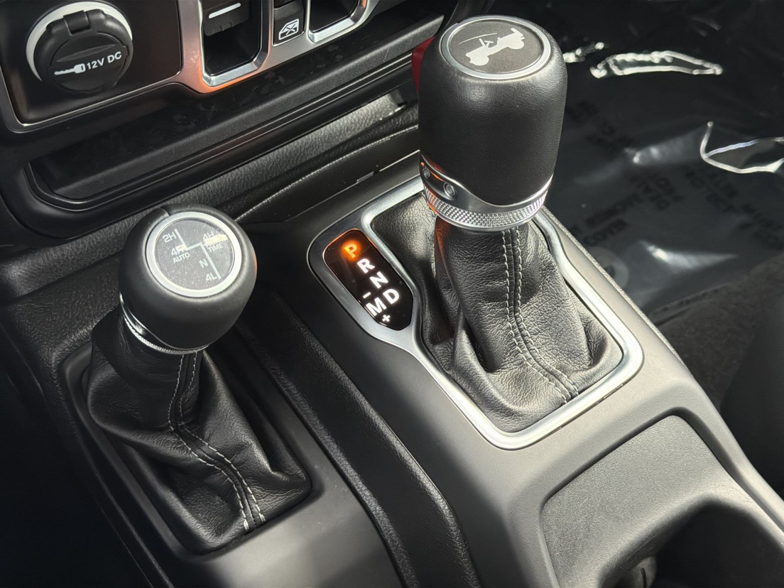 Used 2024 Jeep Wrangler Unlimited Sahara w/ Technology Group AWD/4WD image 22