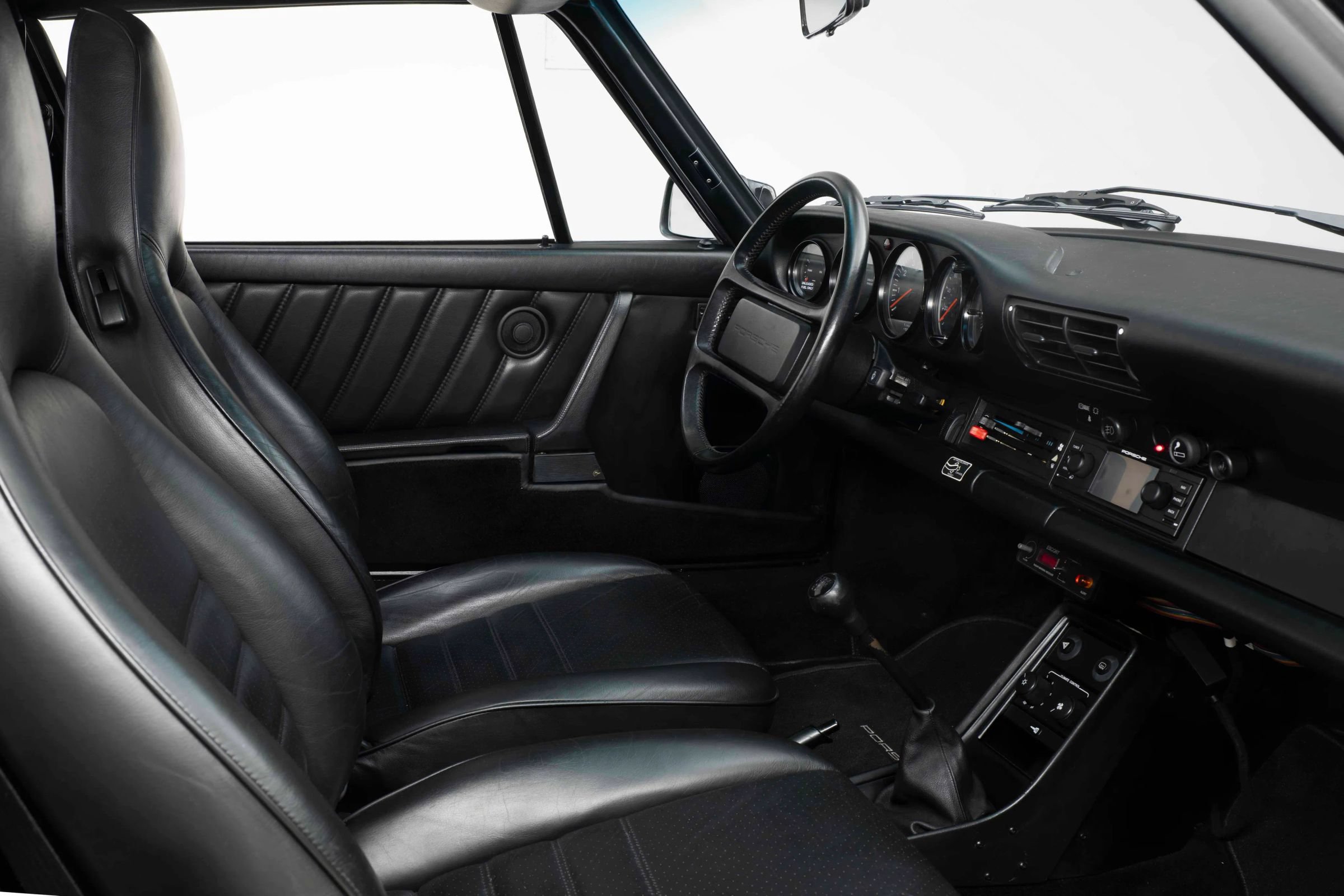 Used 1987 Porsche 911 Carrera RWD image 26