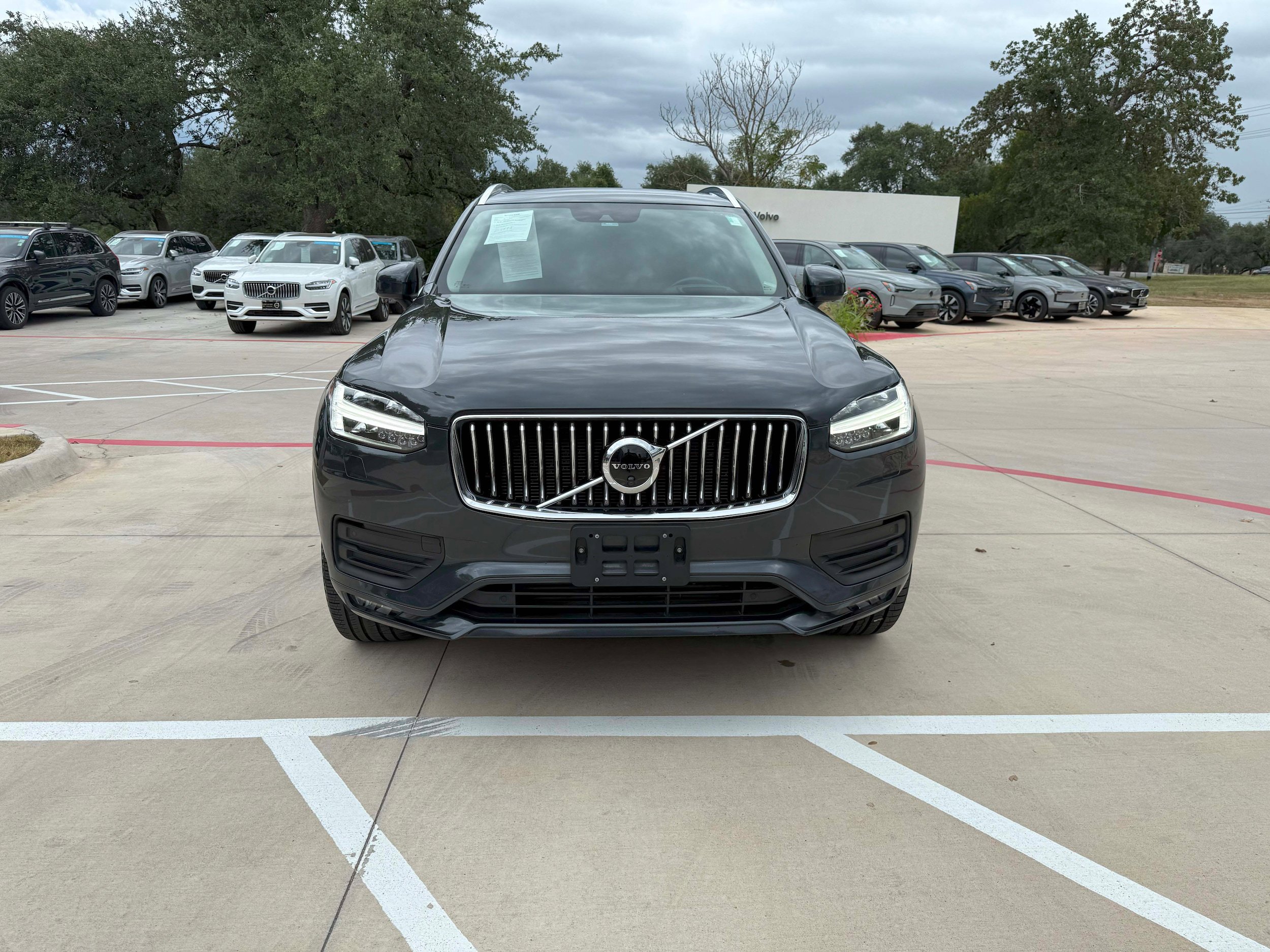 Used 2022 Volvo XC90 T6 Momentum image 8