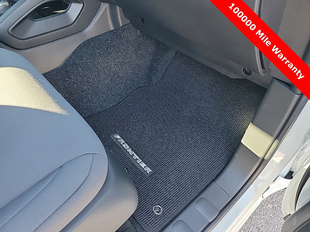 Used 2025 Nissan Frontier S image 40