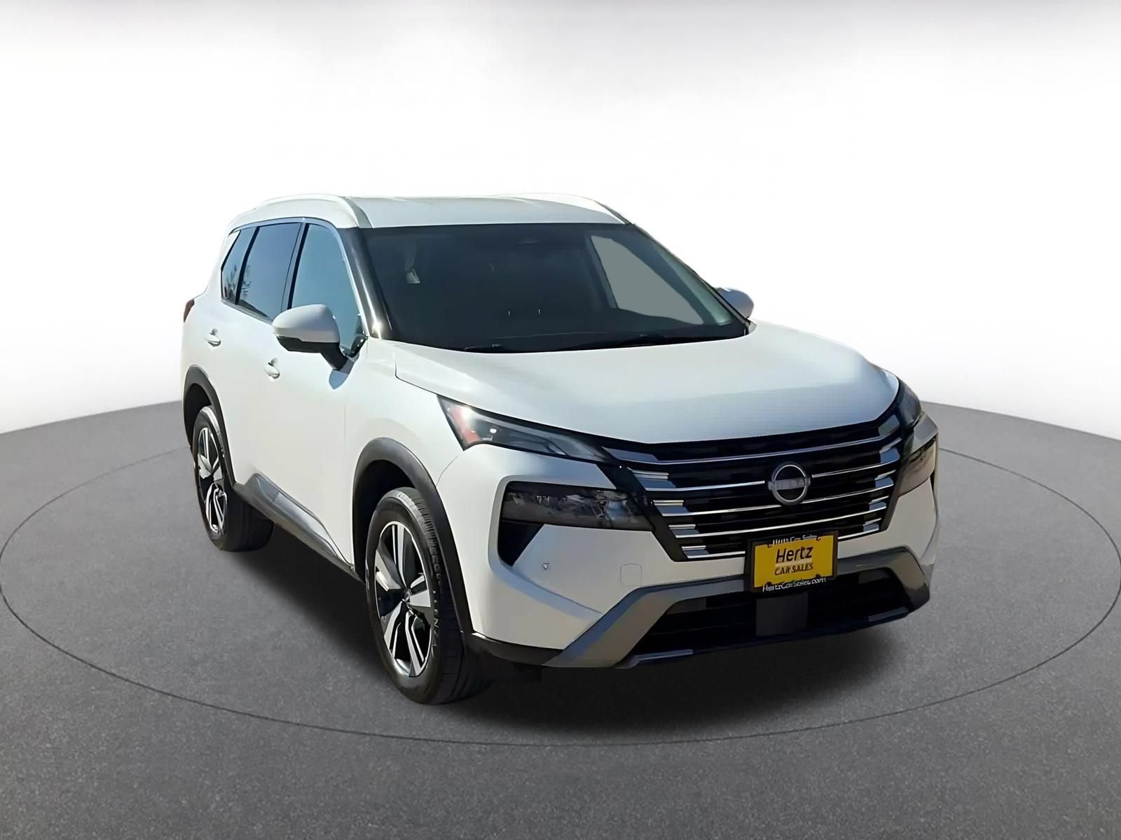 Used 2026 Nissan Rogue SL FWD image 3