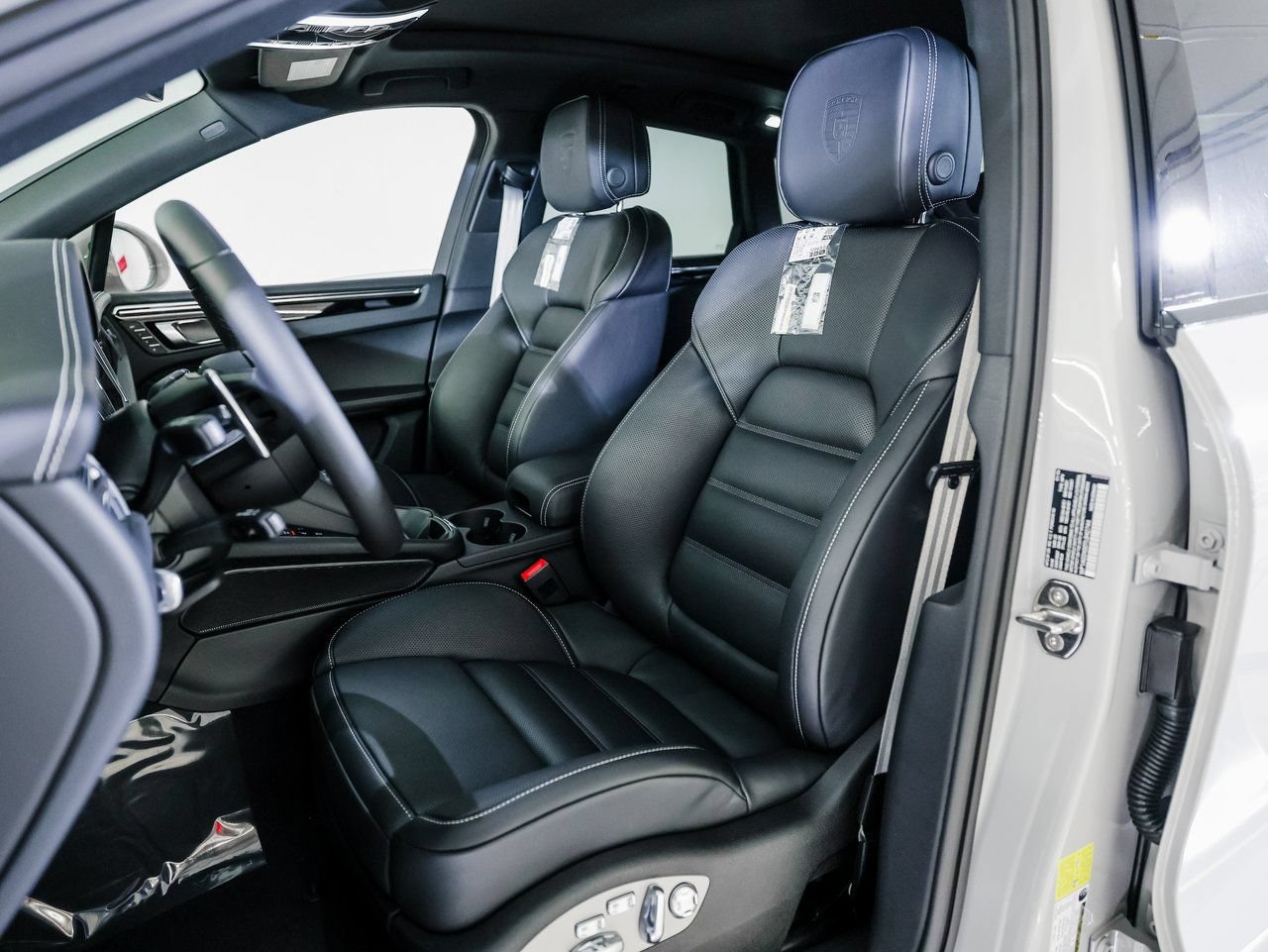 New 2026 Porsche Macan S AWD/4WD image 5