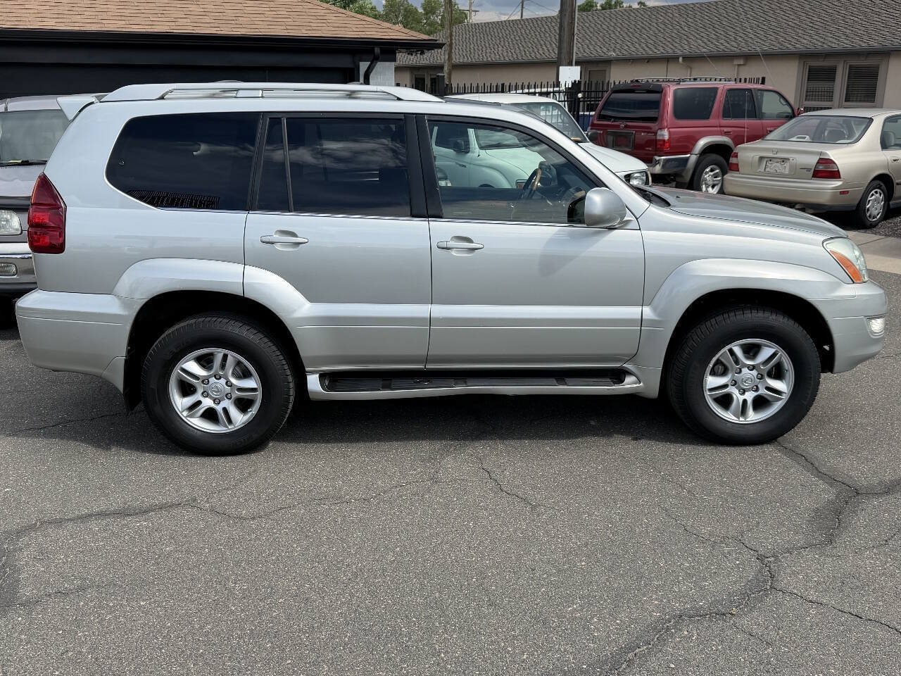 Used 2004 Lexus GX 470 w/ Preferred Accessory Pkg AWD/4WD image 24
