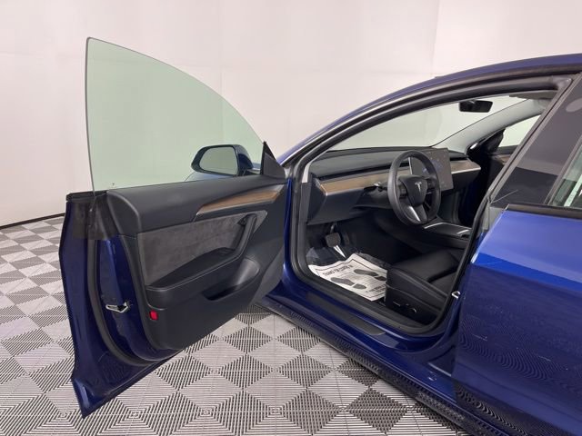 Used 2023 Tesla Model 3 Standard Range RWD image 17