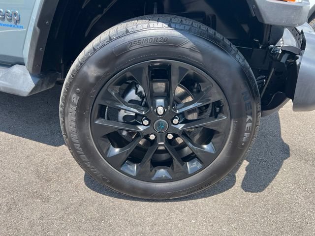 Used 2025 Jeep Wrangler Unlimited Sahara AWD/4WD image 35