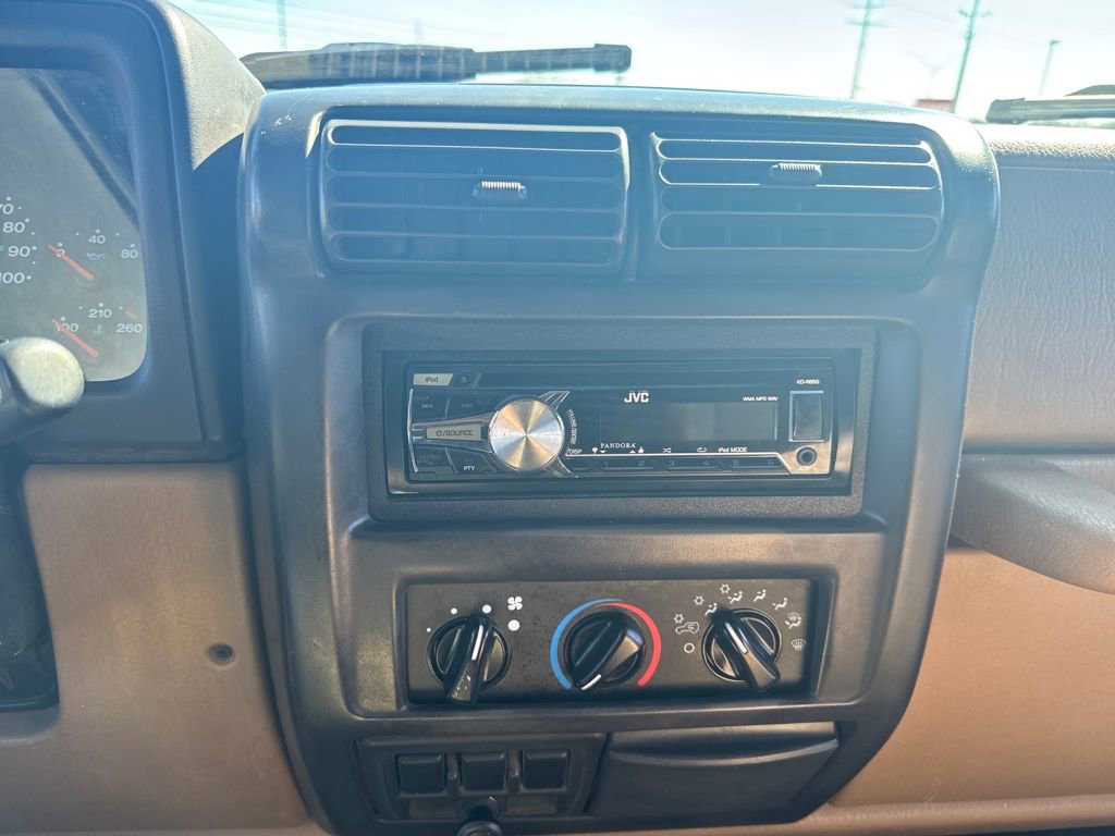 Used 2001 Jeep Wrangler SE image 20