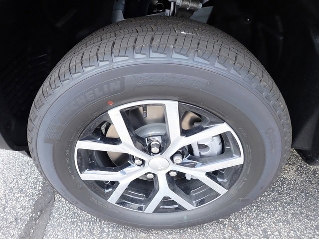 New 2025 Jeep Grand Cherokee L Limited image 11