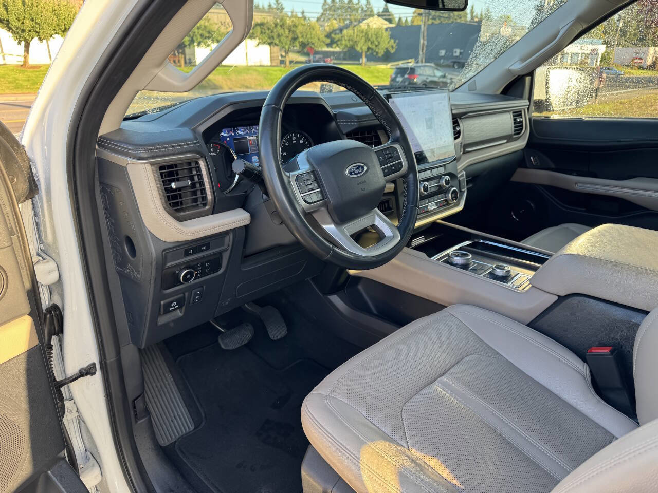 Used 2024 Ford Expedition Max Limited image 12