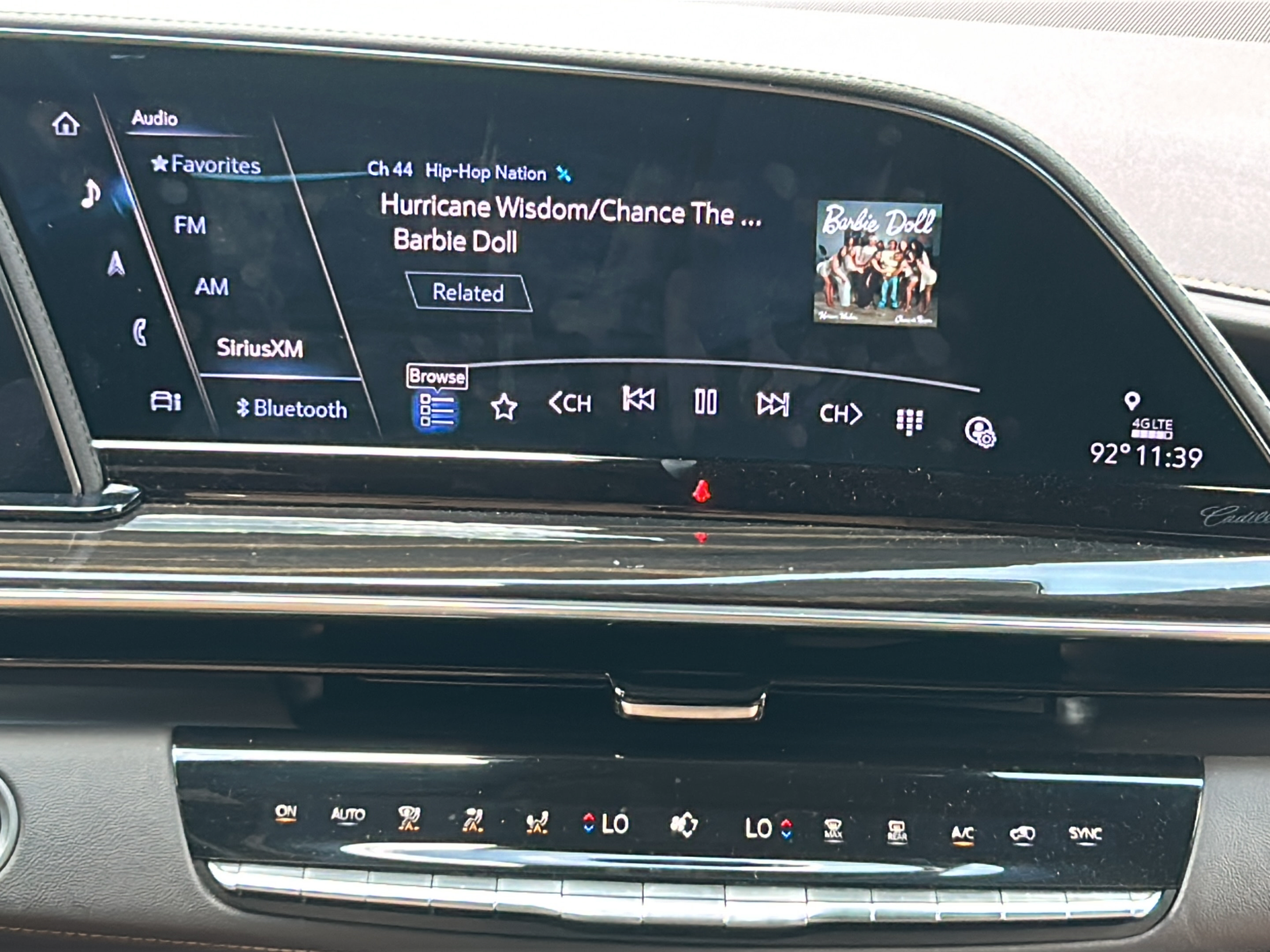 Used 2022 Cadillac Escalade ESV Premium Luxury RWD image 16