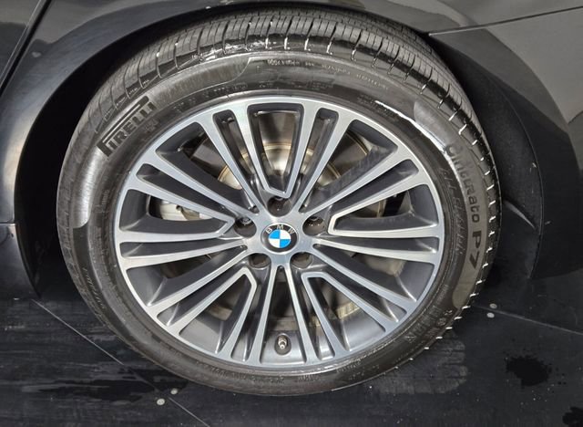 Used 2019 BMW 530i w/ Convenience Package image 11