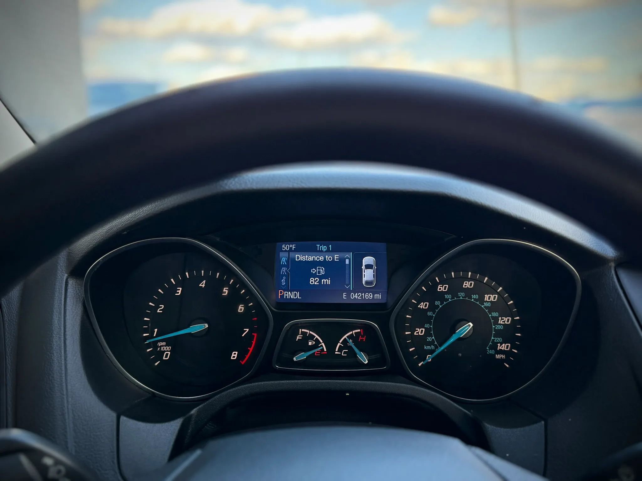 Used 2014 Ford Focus SE w/ SE Winter Package FWD image 10