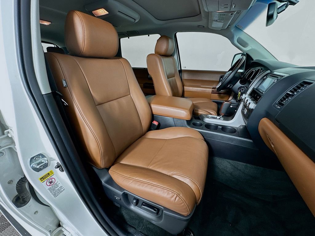 Used 2016 Toyota Sequoia Platinum image 30