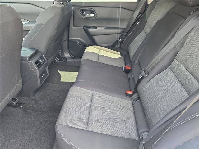 Used 2024 Nissan Rogue SV AWD/4WD image 19