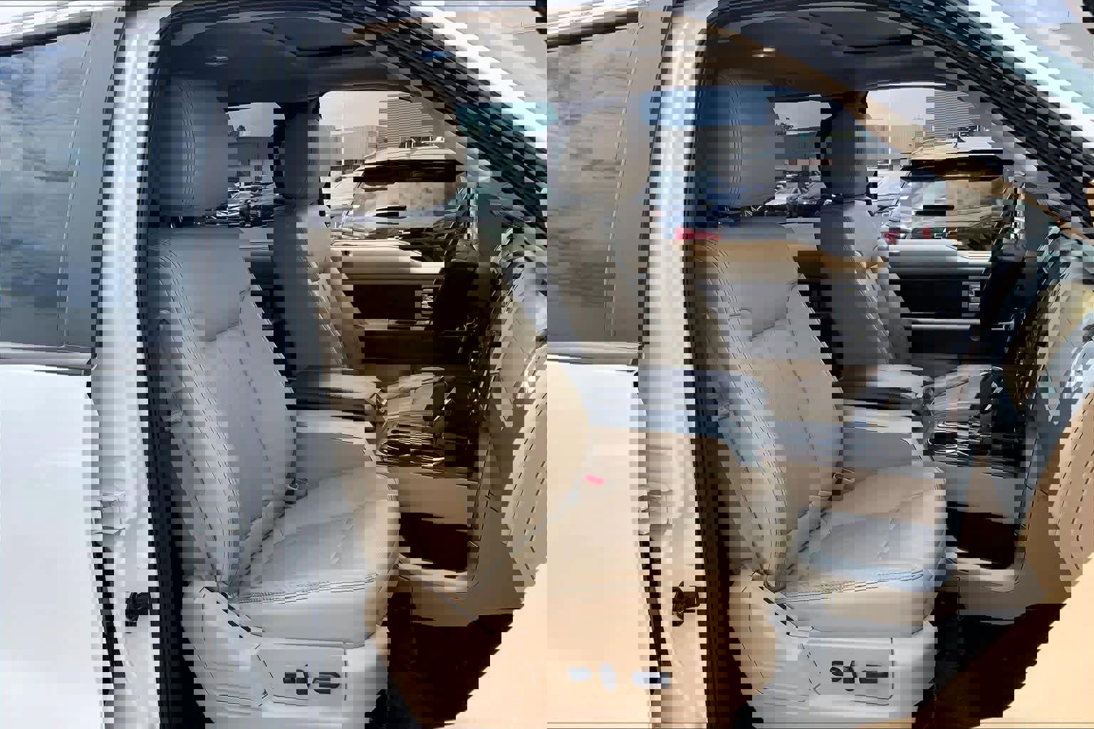 Used 2014 Ford F150 Lariat w/ Equipment Group 502A Luxury AWD/4WD image 8