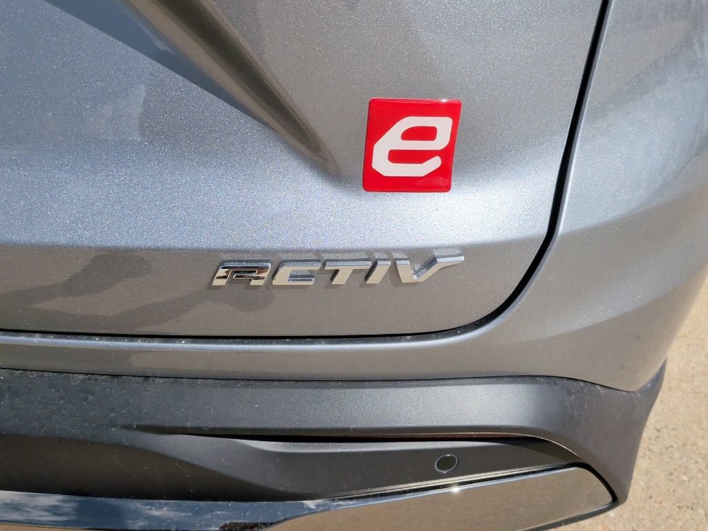 New 2026 Chevrolet Trax ACTIV w/ Sunroof Package FWD image 37