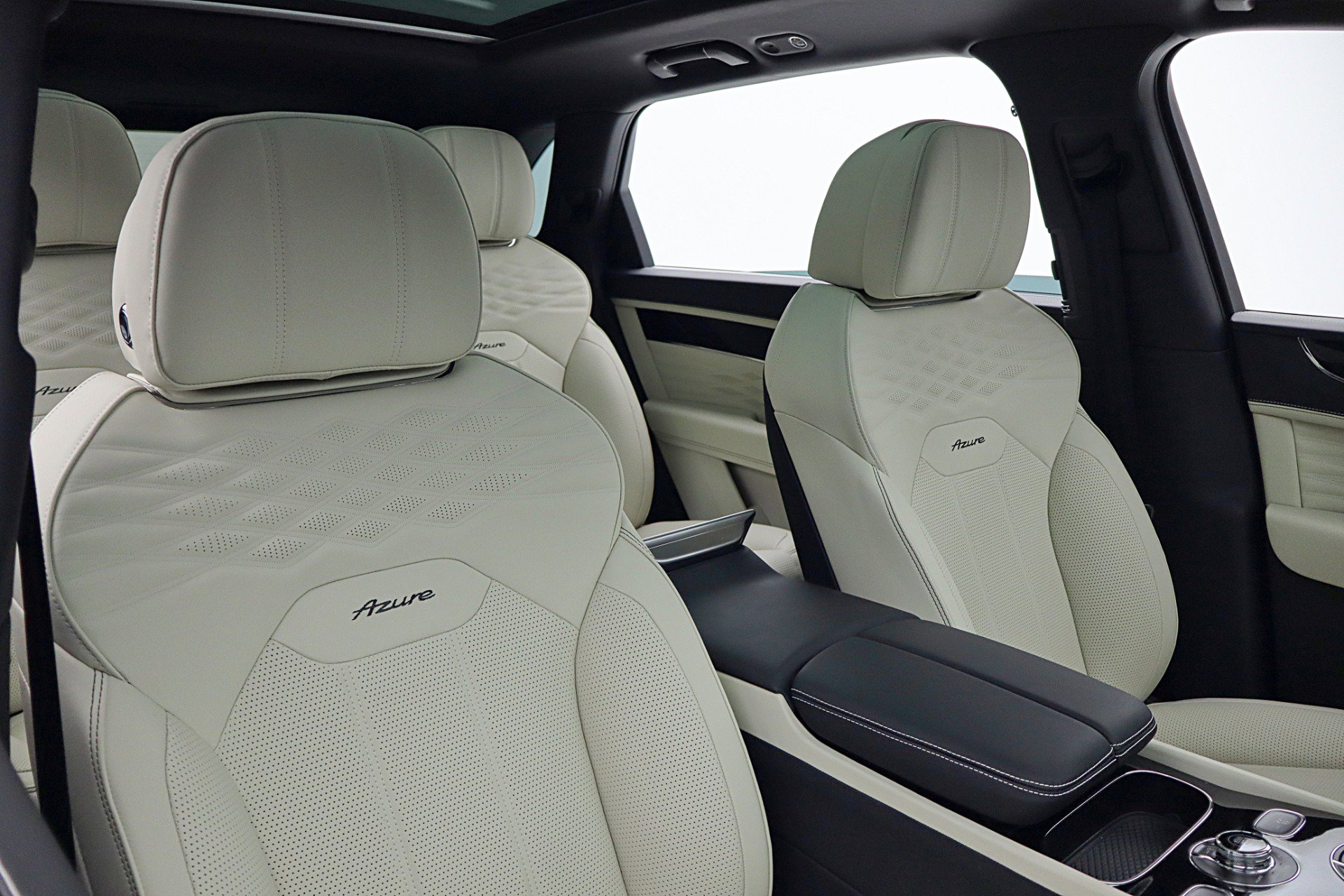 Used 2024 Bentley Bentayga Extended Wheelbase image 36