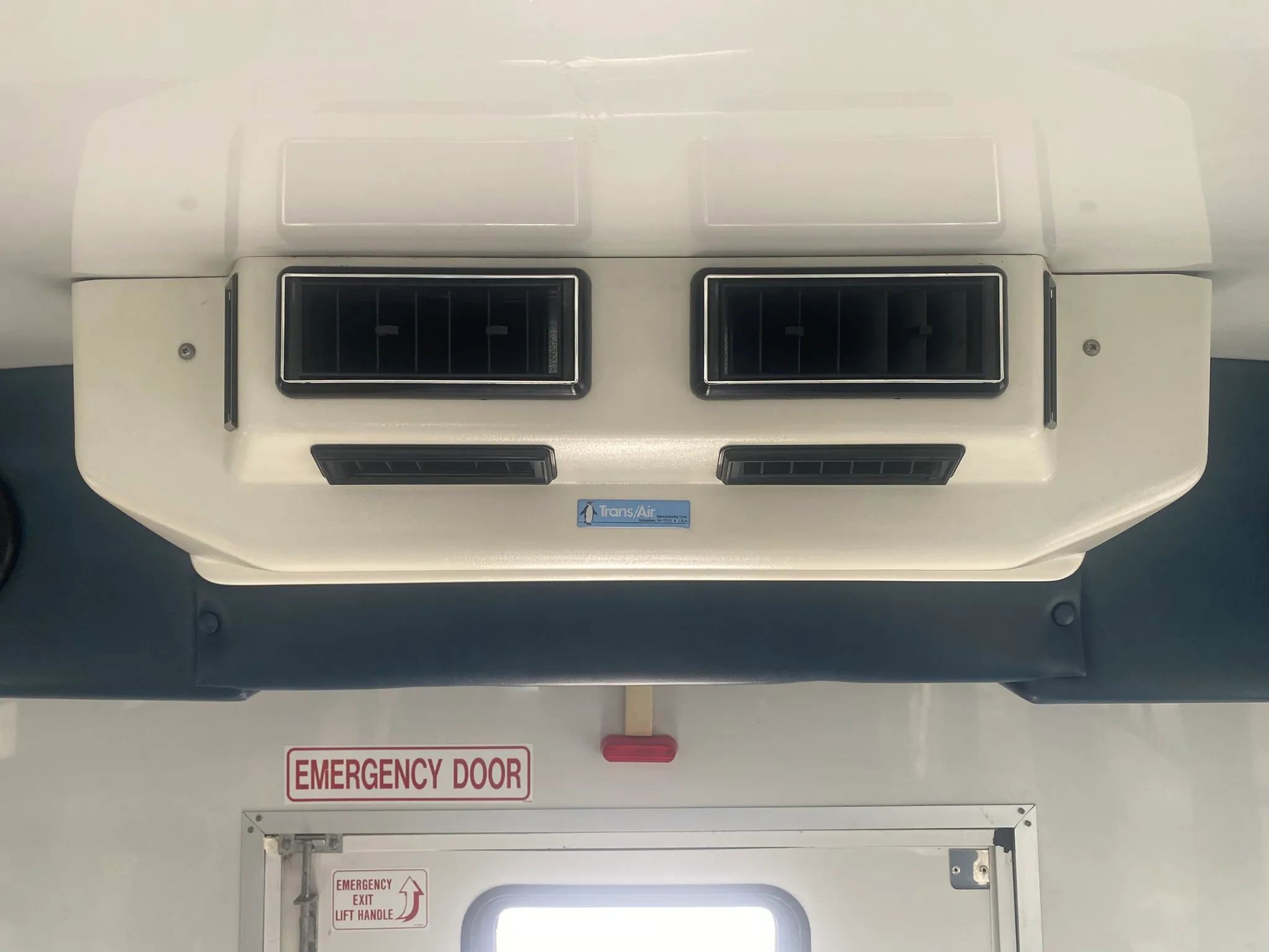 Used 2006 Ford E-450 and Econoline 450 image 21