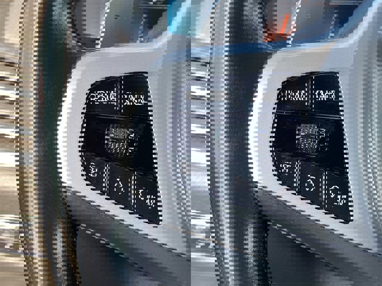 Used 2023 BMW X6 xDrive40i w/ M Sport Package image 31