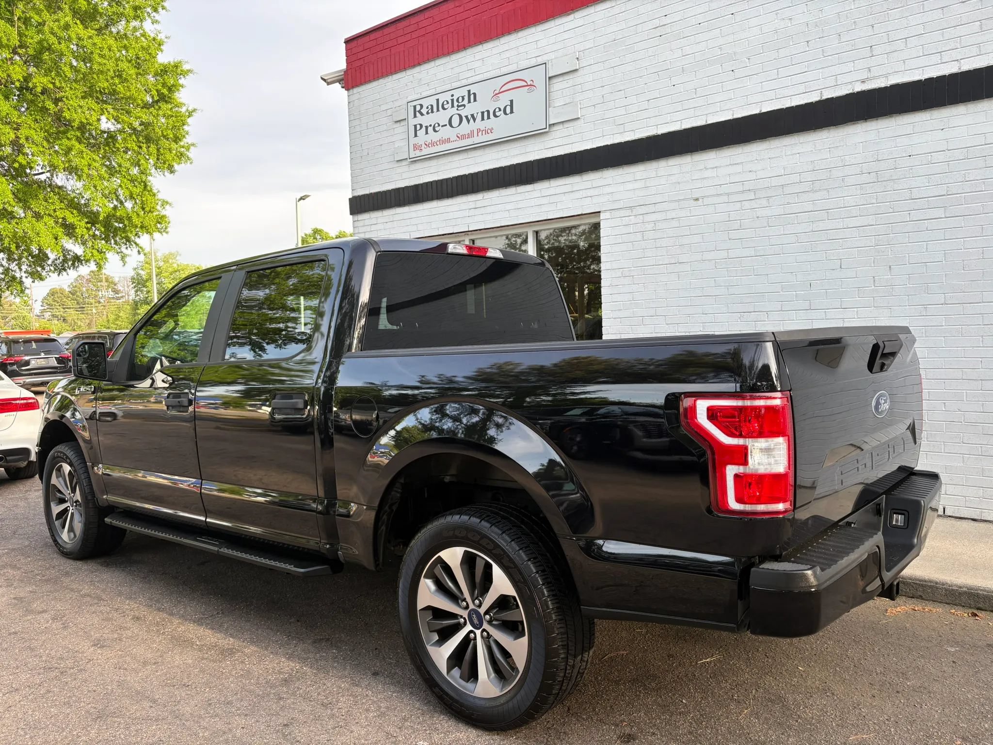 Used 2019 Ford F150 XL w/ Equipment Group 101A Mid AWD/4WD image 7