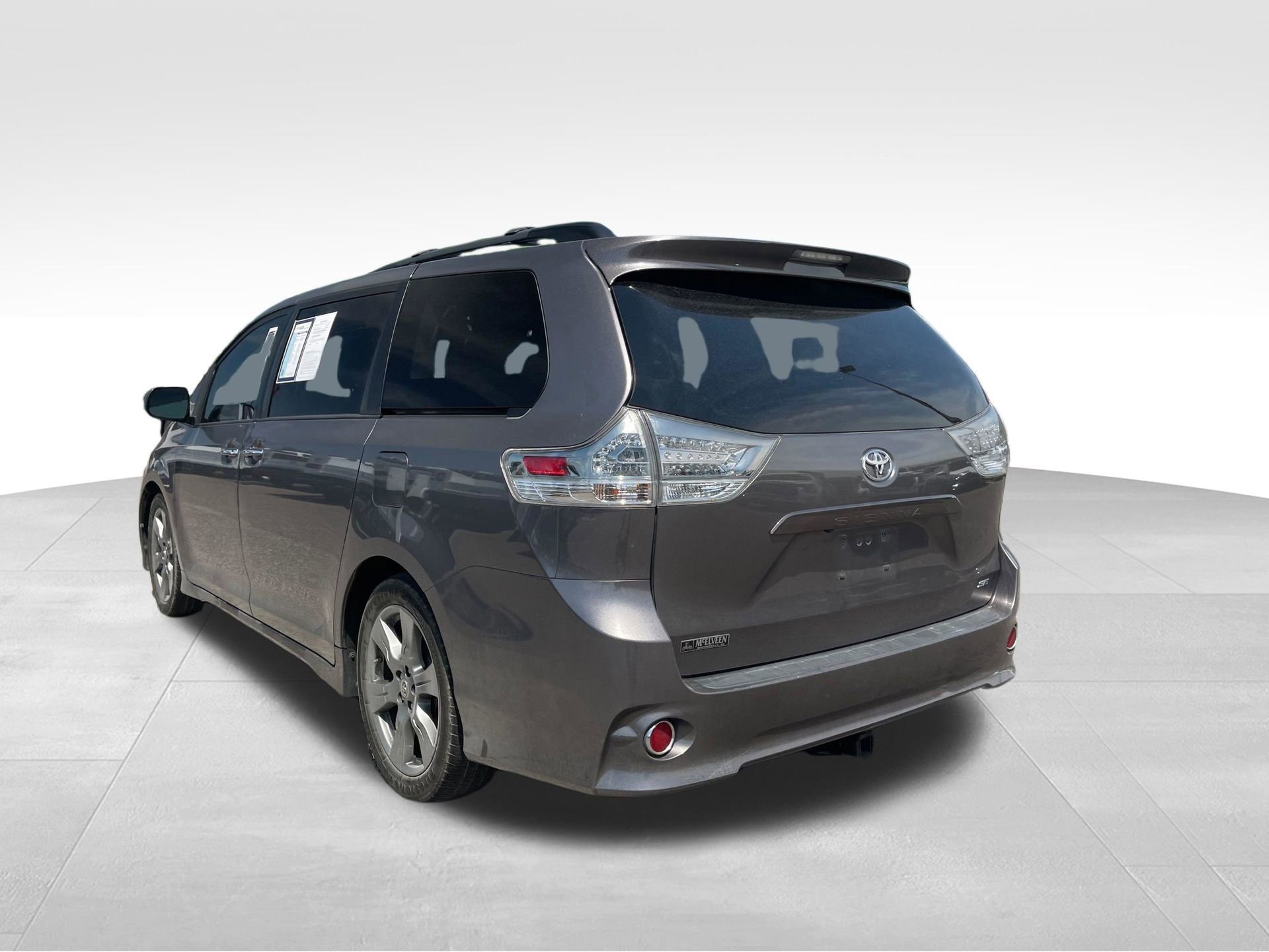 Used 2017 Toyota Sienna SE Premium FWD image 8