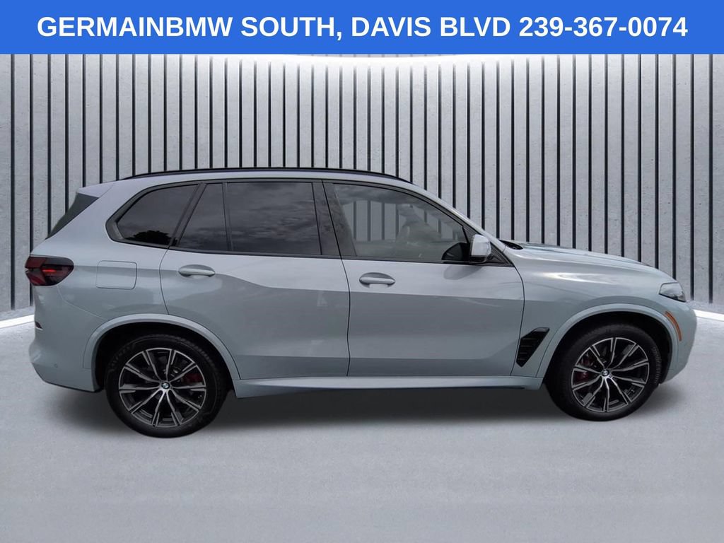 Used 2025 BMW X5 xDrive40i w/ M Sport Package AWD/4WD image 4
