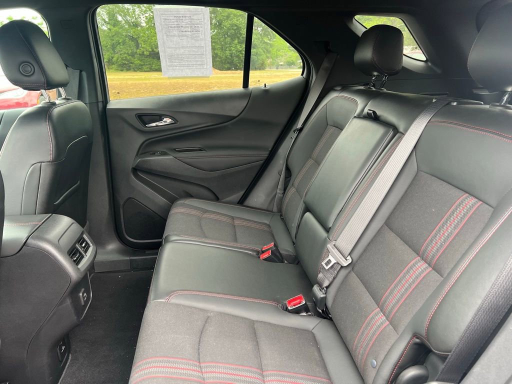 Used 2023 Chevrolet Equinox RS FWD image 5