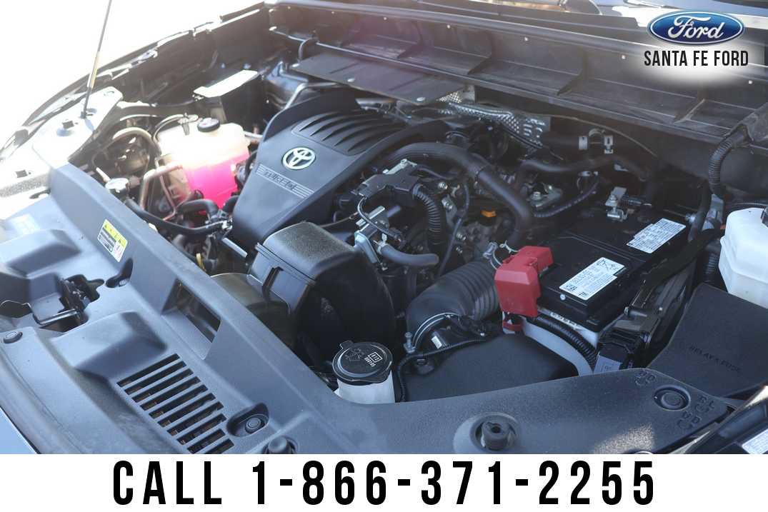 Used 2023 Toyota Highlander LE AWD/4WD image 47