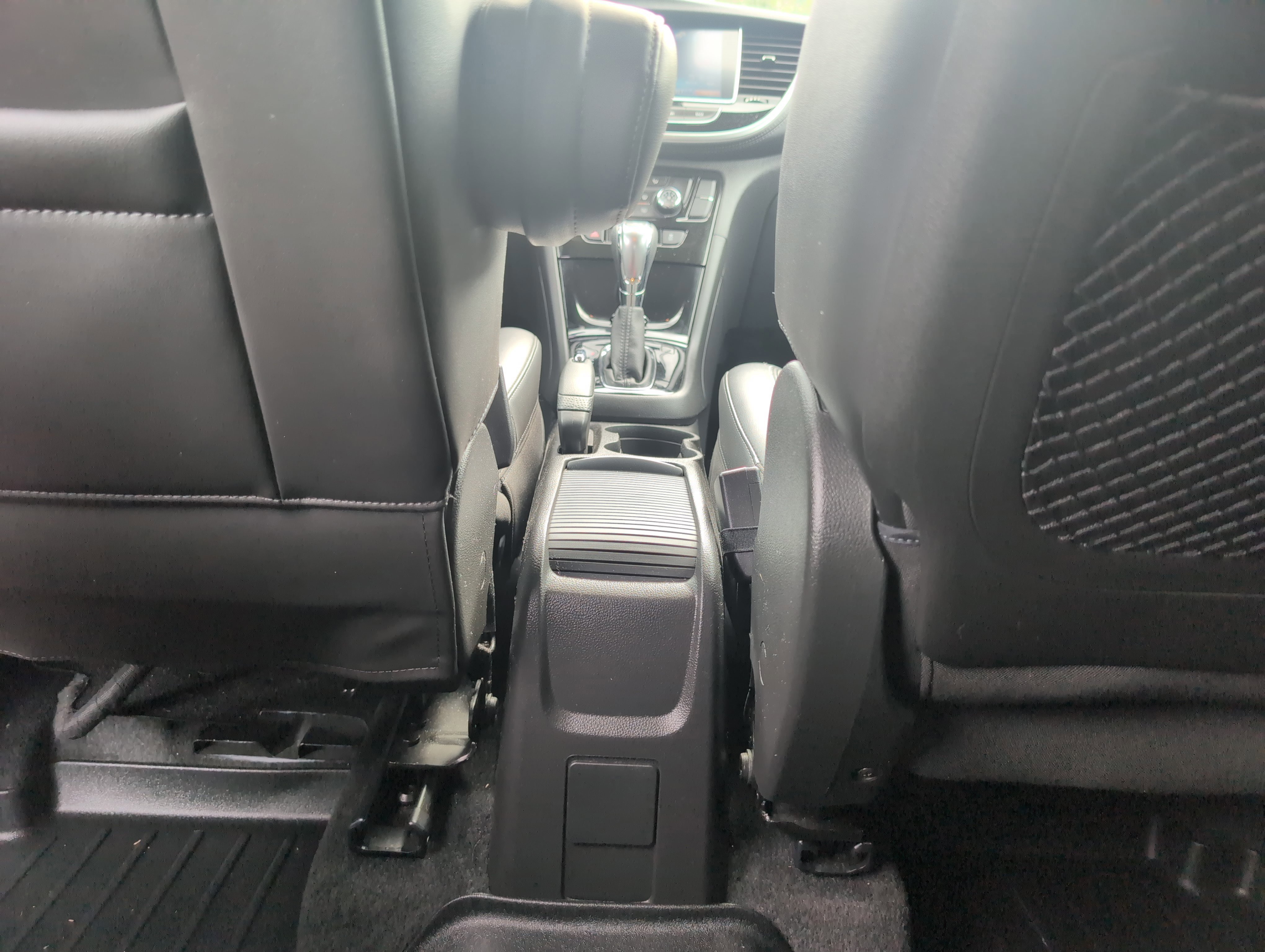 Used 2018 Buick Encore Preferred image 30