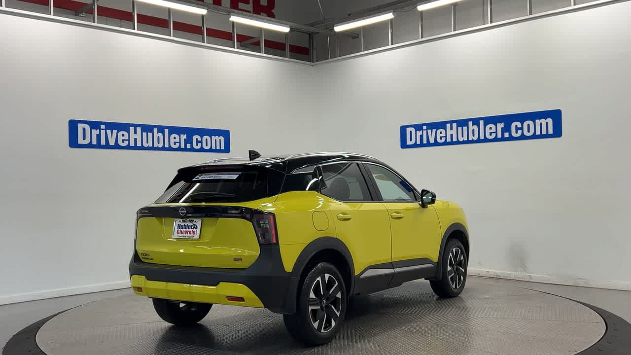 Used 2025 Nissan Kicks SR FWD image 2