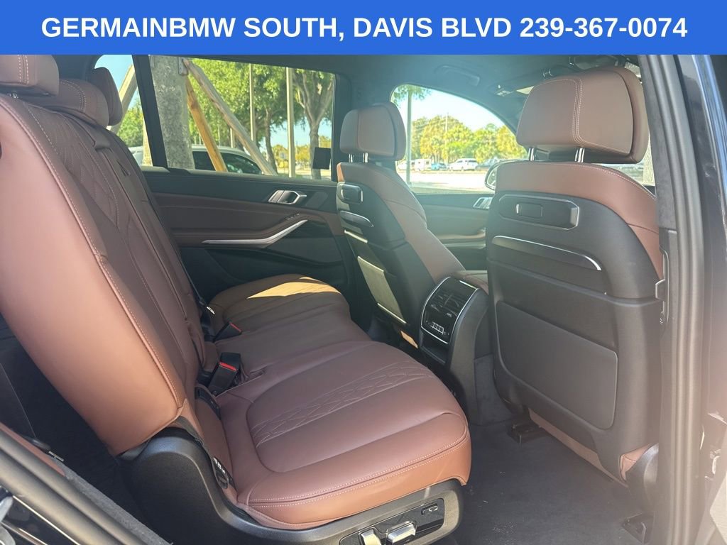 Used 2025 BMW X7 M60i AWD/4WD image 31