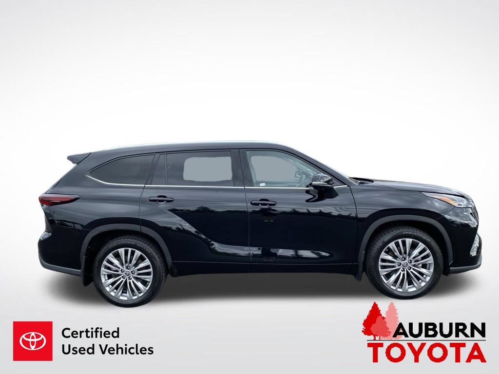 Certified 2024 Toyota Highlander Platinum AWD/4WD image 9